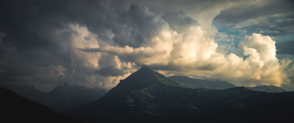 J'aime beaucoup cette photo pour l'ambiance qu'elle dégage. On dirait une peinture.